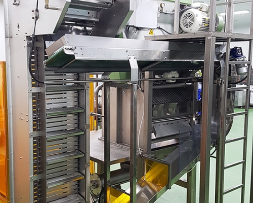 Citrus juicer at BK bio's Jeju facility.